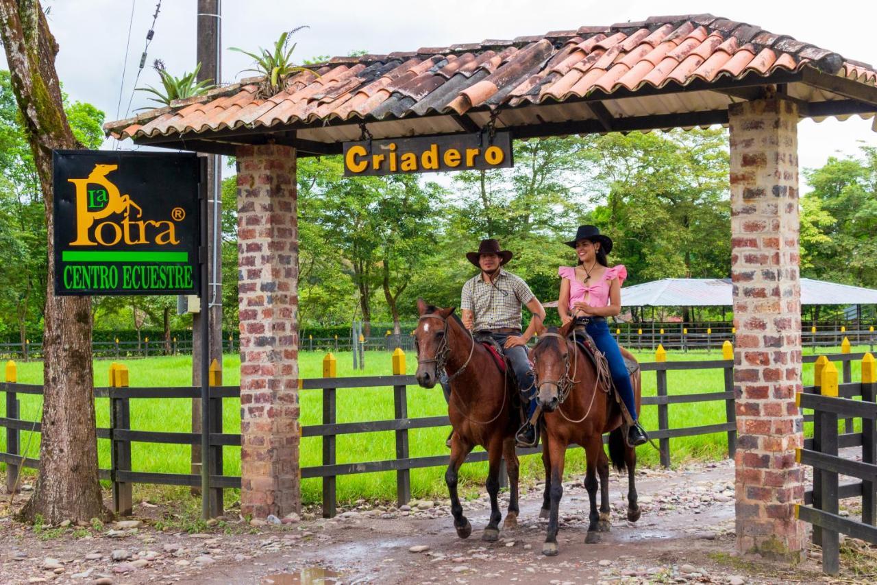 Hotel Campestre La Potra فيلافيسينسيو المظهر الخارجي الصورة